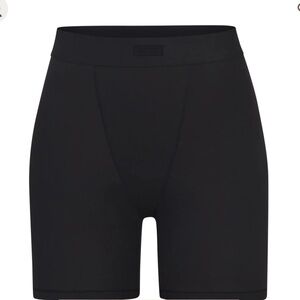 SKIMS BOXER SHORT